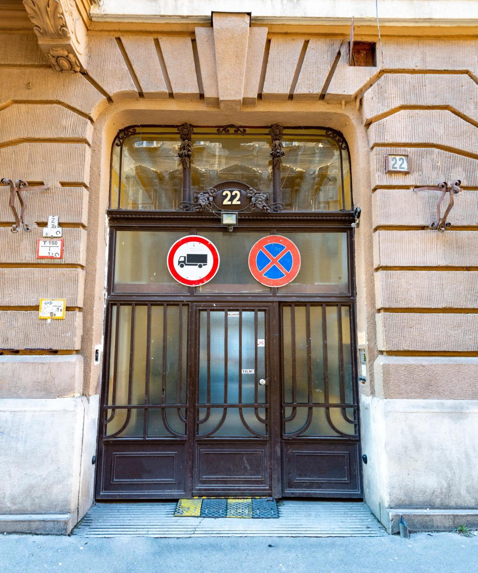 Budapest Holidays Operart ภายนอก รูปภาพ